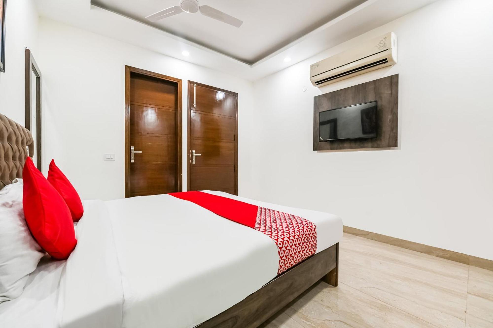 Hotel O Premium Rooms Chhatarpur ニューデリー エクステリア 写真