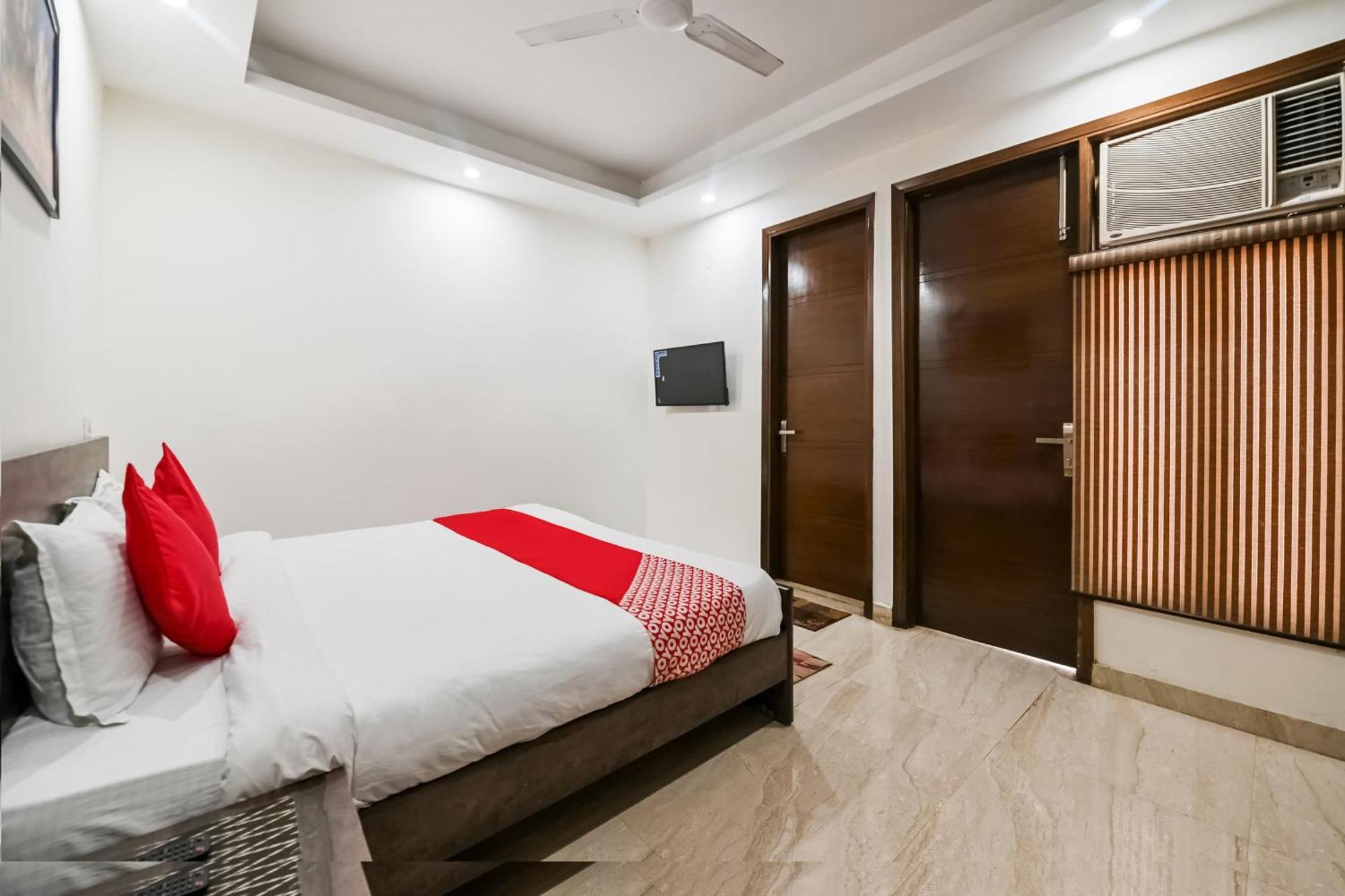 Hotel O Premium Rooms Chhatarpur ニューデリー エクステリア 写真