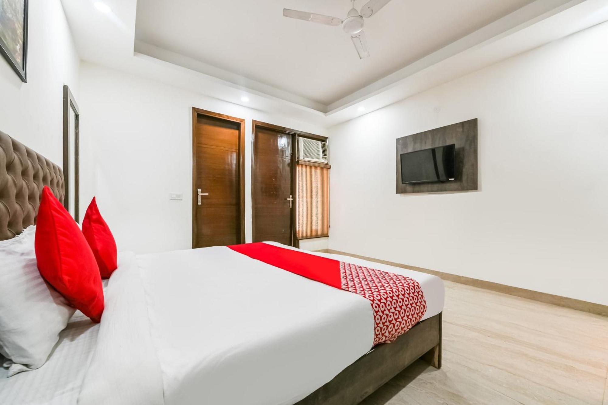 Hotel O Premium Rooms Chhatarpur ニューデリー エクステリア 写真