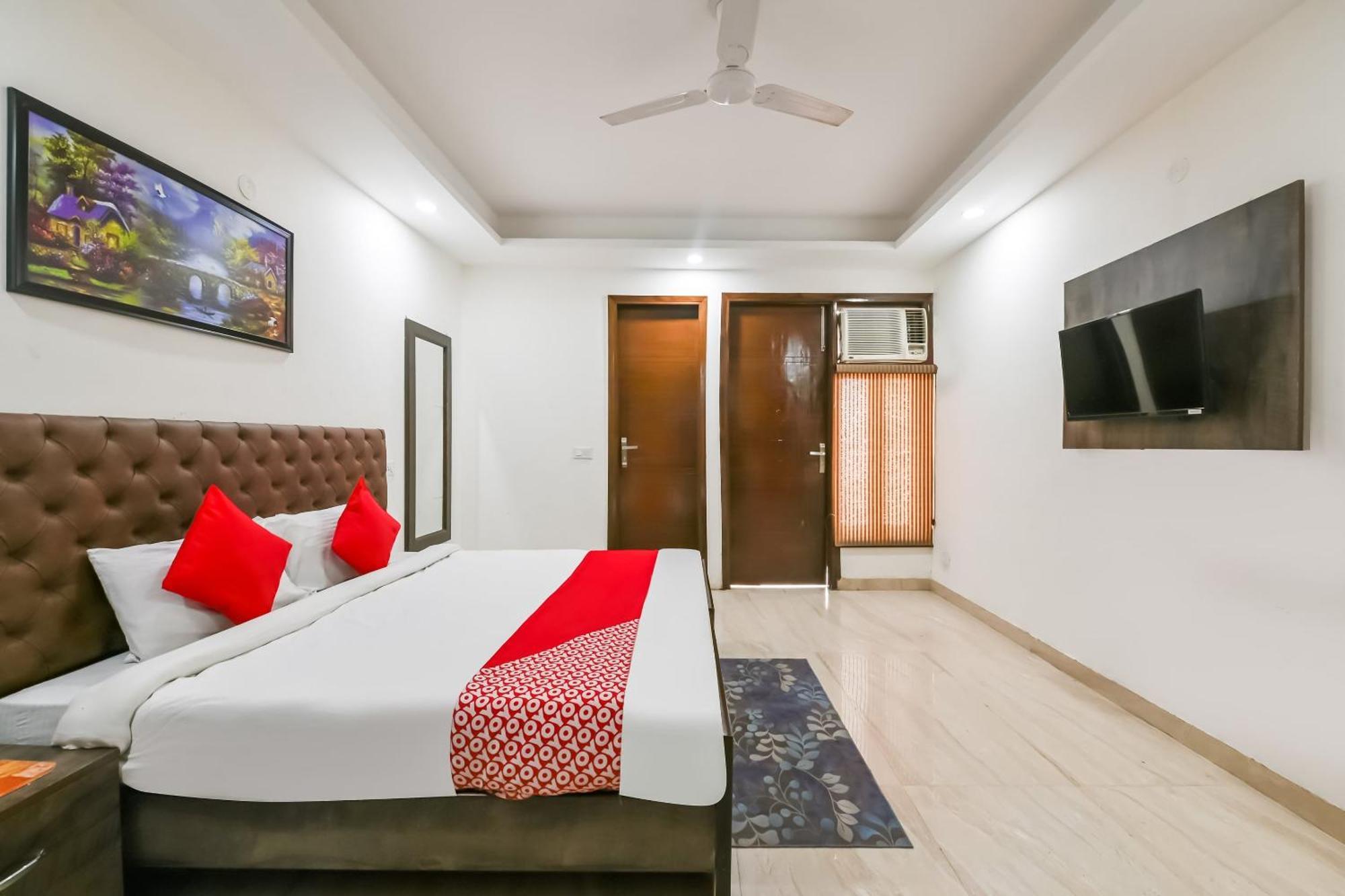 Hotel O Premium Rooms Chhatarpur ニューデリー エクステリア 写真
