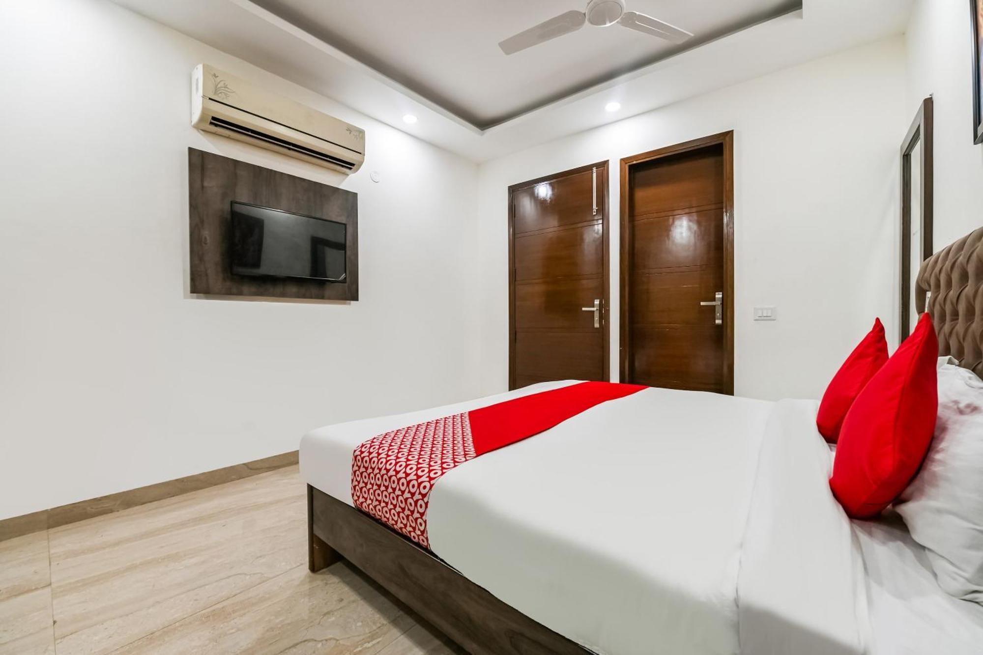 Hotel O Premium Rooms Chhatarpur ニューデリー エクステリア 写真
