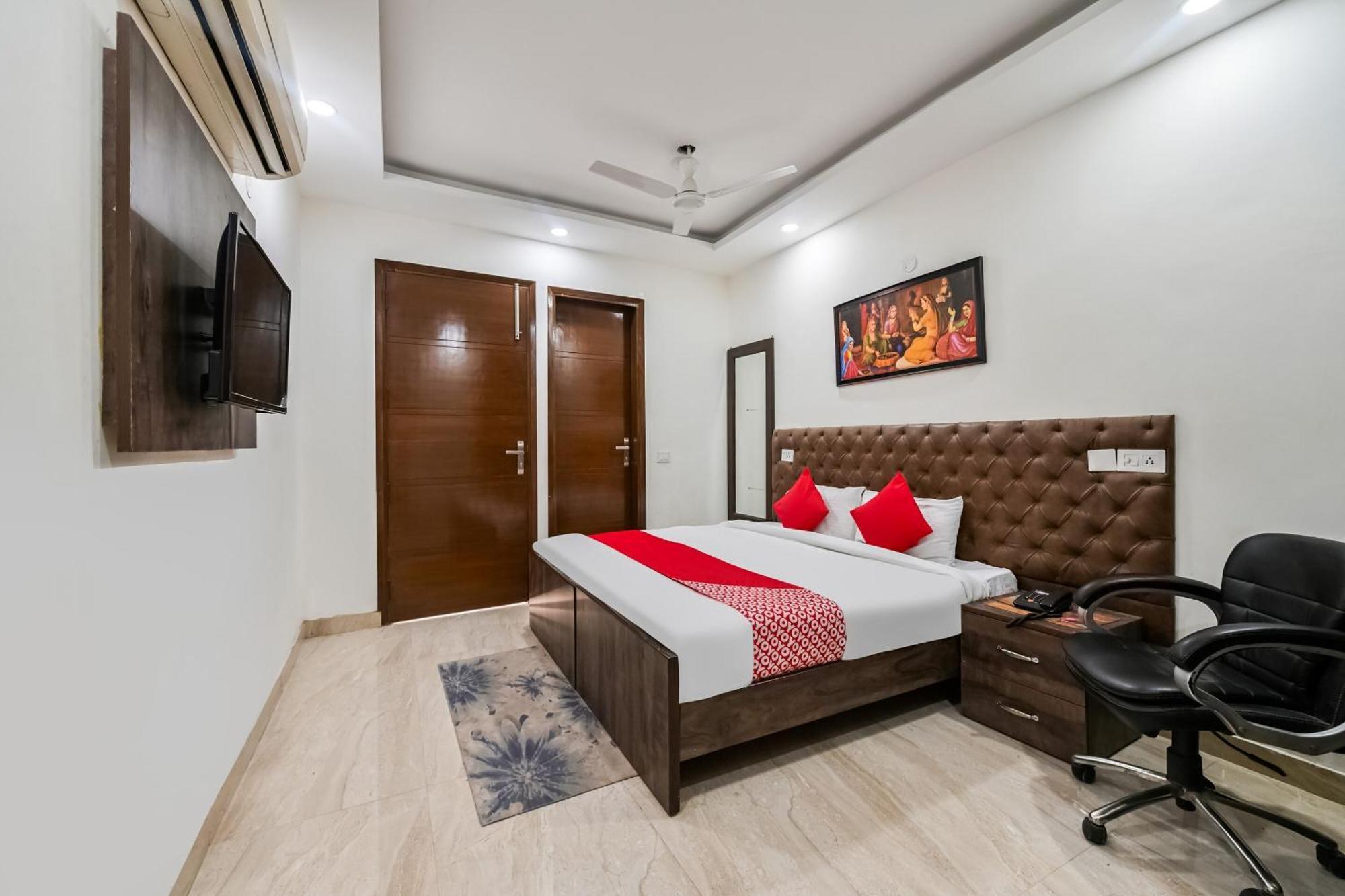 Hotel O Premium Rooms Chhatarpur ニューデリー エクステリア 写真